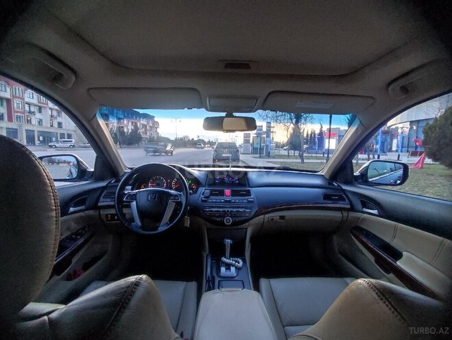 Honda Accord 2011, 267,000 km - 2.4 l - Quba