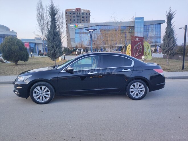 Honda Accord 2011, 267,000 km - 2.4 l - Quba