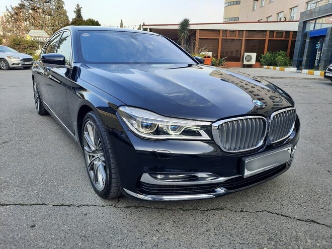 BMW 750 2017, 99,166 km - 4.4 l - Bakı