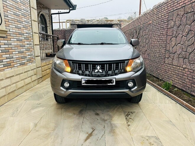 Mitsubishi L200 2016, 153,567 km - 2.5 l - Bakı