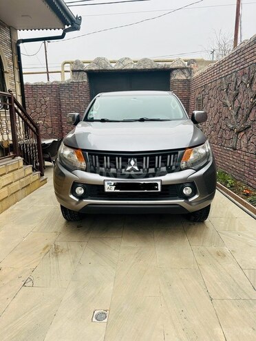 Mitsubishi L200 2016, 153,567 km - 2.5 l - Bakı