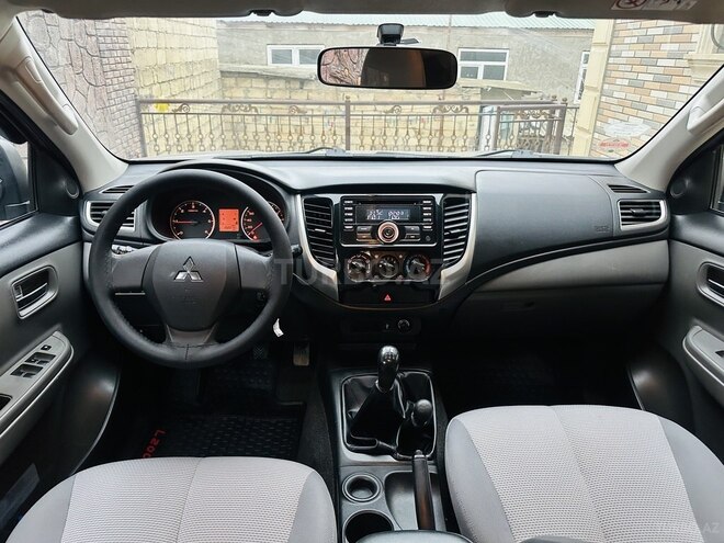 Mitsubishi L200 2016, 153,567 km - 2.5 l - Bakı