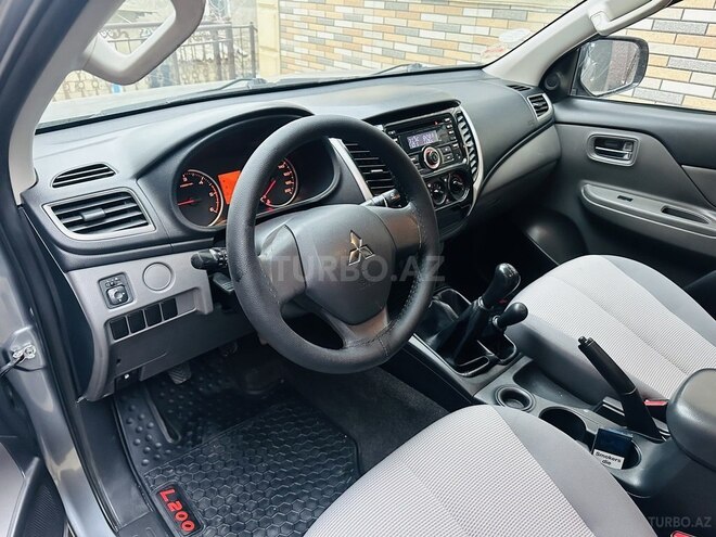 Mitsubishi L200 2016, 153,567 km - 2.5 l - Bakı