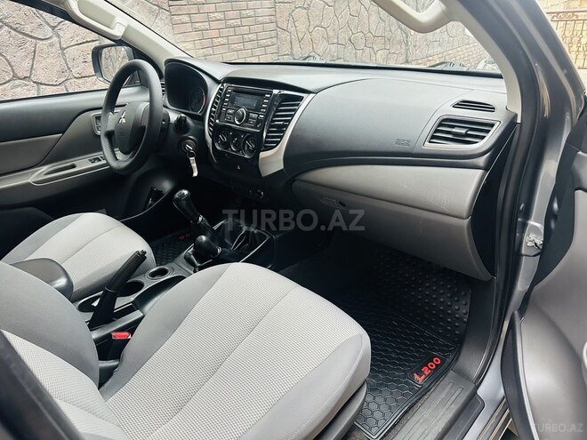 Mitsubishi L200 2016, 153,567 km - 2.5 l - Bakı