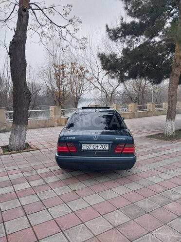 Mercedes E 280 1998, 298,463 km - 2.8 l - Zərdab