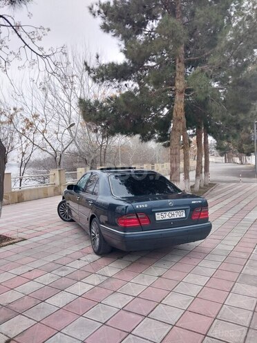 Mercedes E 280 1998, 298,463 km - 2.8 l - Zərdab