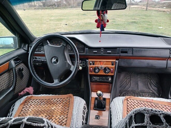 Mercedes E 200 1991, 494,000 km - 2.0 l - Beyləqan