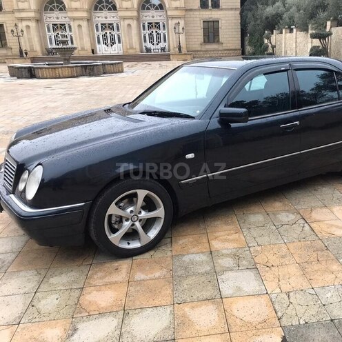 Mercedes E 240 1998, 323,000 km - 2.4 l - Beyləqan