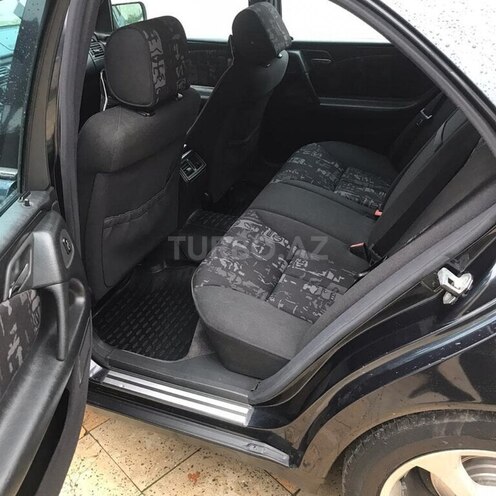 Mercedes E 240 1998, 323,000 km - 2.4 l - Beyləqan