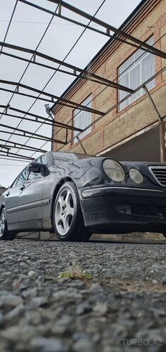 Mercedes E 240 2002, 261,236 km - 2.4 l - Bakı