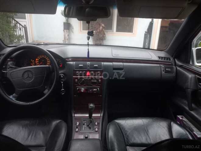 Mercedes E 230 1997, 279,518 km - 2.3 l - Bakı