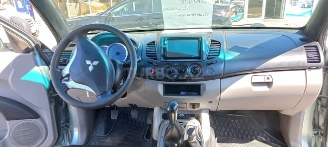 Mitsubishi L200 2009, 408,000 km - 2.5 l - Bakı
