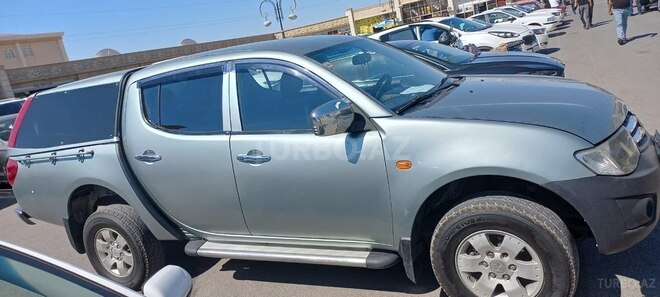 Mitsubishi L200 2009, 408,000 km - 2.5 l - Bakı