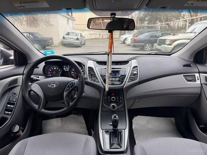 Hyundai Elantra 2015, 121,000 km - 1.8 л - Bakı