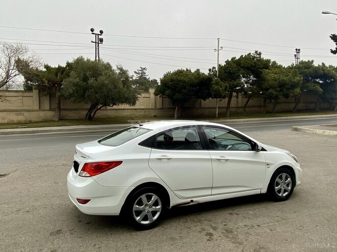 Hyundai Accent 2013, 215,000 km - 1.6 l - Bakı