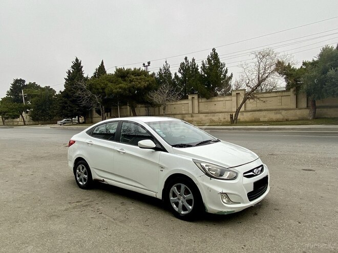 Hyundai Accent 2013, 215,000 km - 1.6 l - Bakı