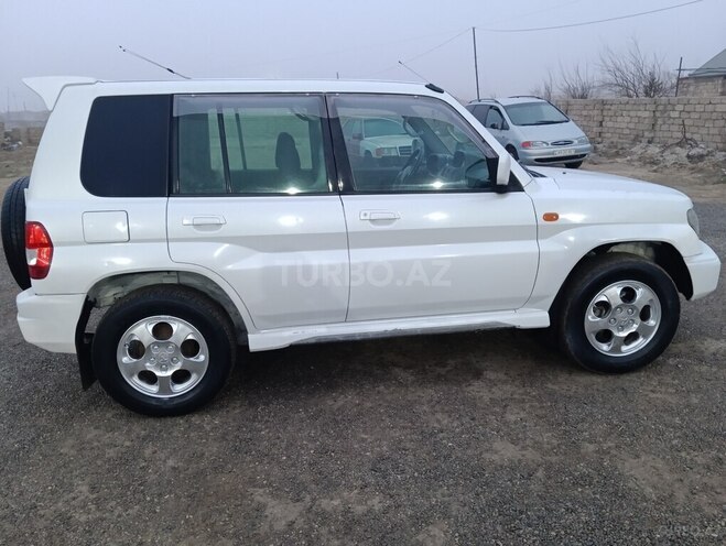 Mitsubishi Pajero io 1999, 300,000 km - 1.8 л - Bakı