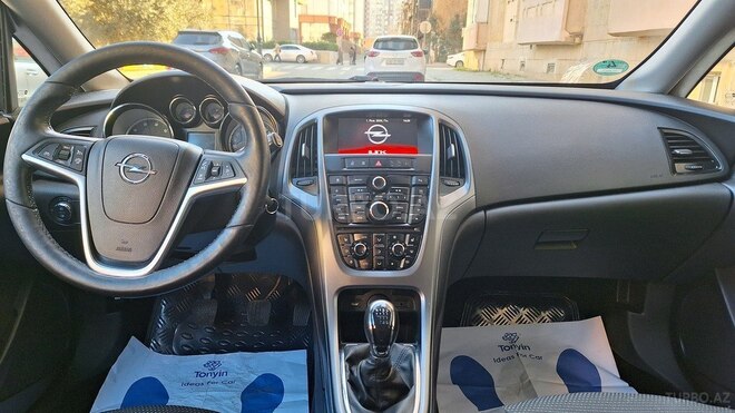 Opel Astra 2015, 195,400 km - 1.6 l - Bakı