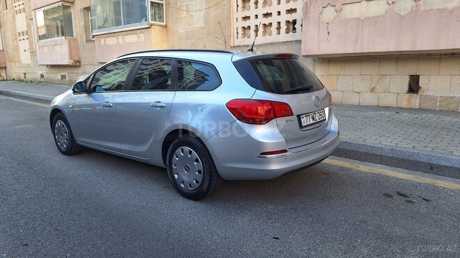 Opel Astra 2015, 195,400 km - 1.6 l - Bakı