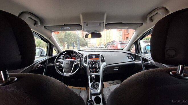 Opel Astra 2015, 195,400 km - 1.6 l - Bakı