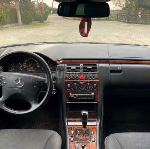 Mercedes E 220 2000, 372,000 km - 2.2 l - Kürdəmir