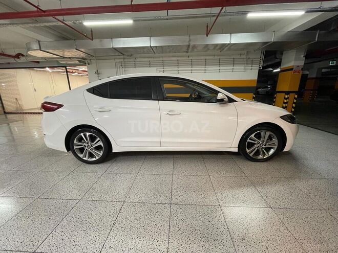 Hyundai Elantra 2017, 154,500 km - 1.6 л - Bakı