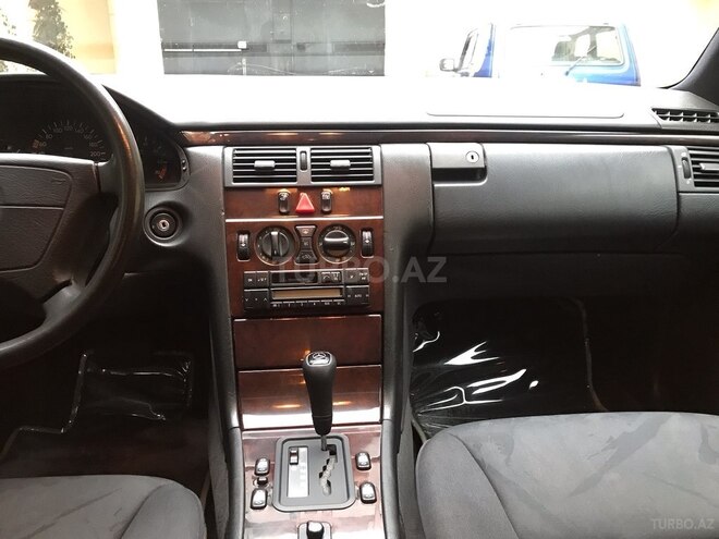 Mercedes E 230 1996, 380,000 km - 2.3 л - Bakı