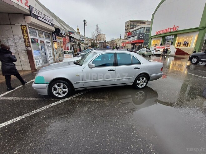 Mercedes E 320 1995, 385,600 km - 3.2 l - Bakı