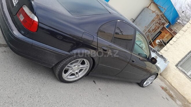 BMW 525 2001, 325,000 km - 2.5 l - Bakı