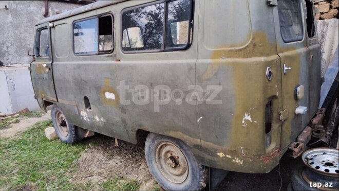 UAZ 452 1983, 386,000 km - 2.5 l - Qusar