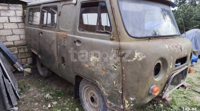 UAZ 452 1983, 386,000 km - 2.5 l - Qusar
