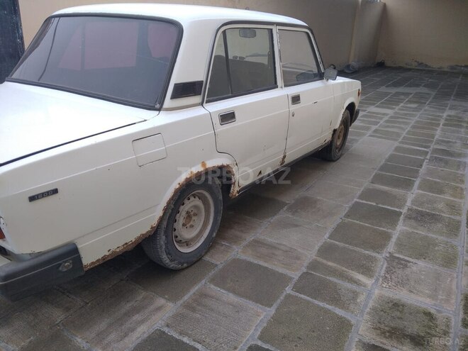 LADA (VAZ) 2107 2001, 90,000 km - 1.6 l - Salyan