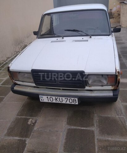 LADA (VAZ) 2107 2001, 90,000 km - 1.6 l - Salyan