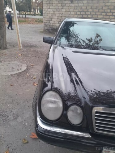Mercedes E 240 1998, 337,217 km - 2.4 l - Göyçay