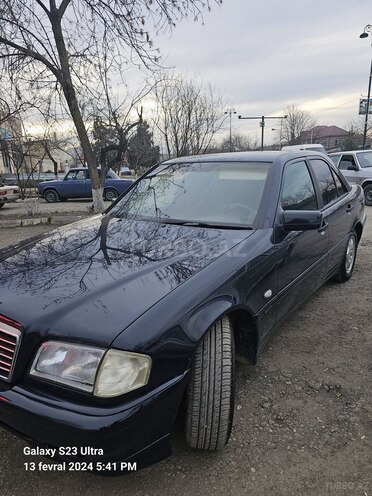 Mercedes C 200 1998, 433,000 km - 2.0 l - Quba