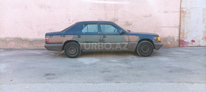 Mercedes E 220 1994, 380,000 km - 2.2 l - Bakı