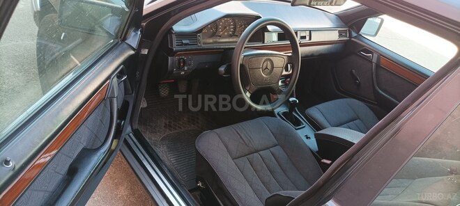Mercedes E 220 1994, 380,000 km - 2.2 l - Bakı