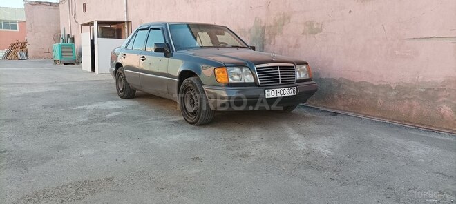 Mercedes E 220 1994, 380,000 km - 2.2 l - Bakı