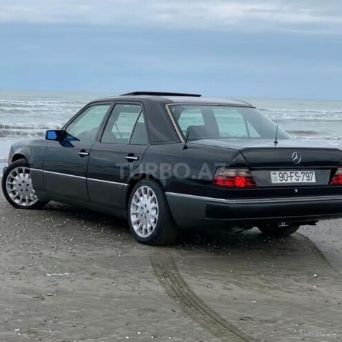 Mercedes E 250 1992, 352,000 km - 2.5 l - Bakı