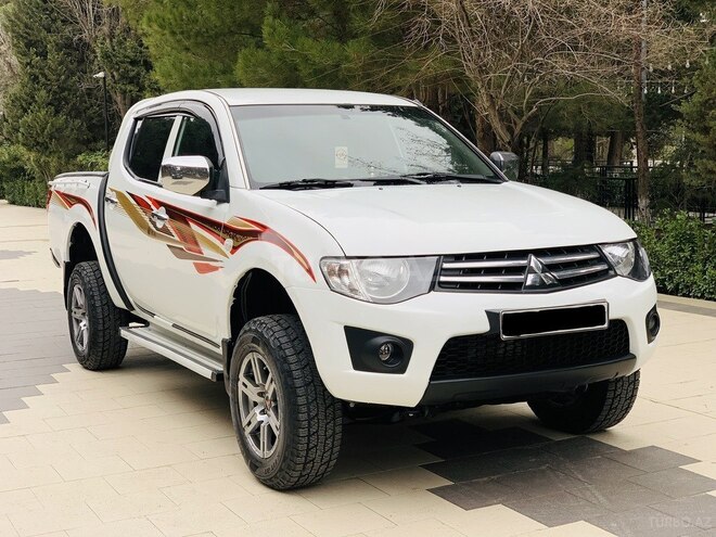 Mitsubishi L200 2013, 185,570 km - 2.5 l - Bakı