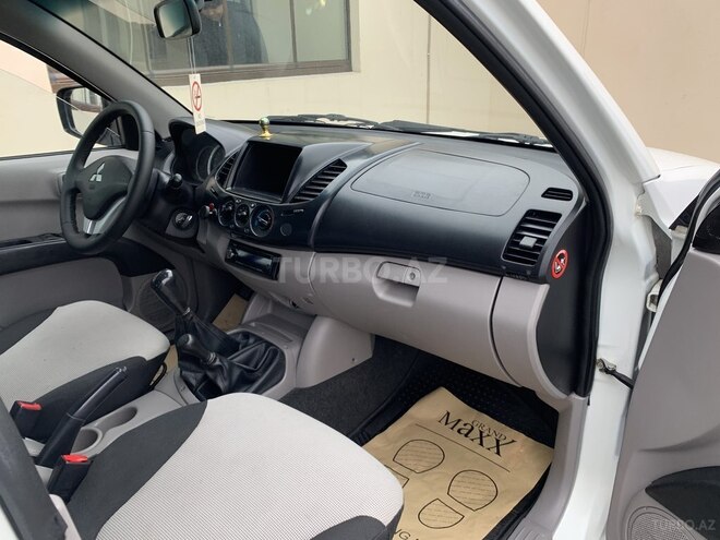 Mitsubishi L200 2013, 185,570 km - 2.5 l - Bakı