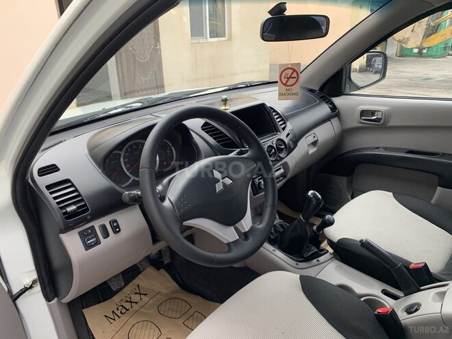 Mitsubishi L200 2013, 185,570 km - 2.5 l - Bakı