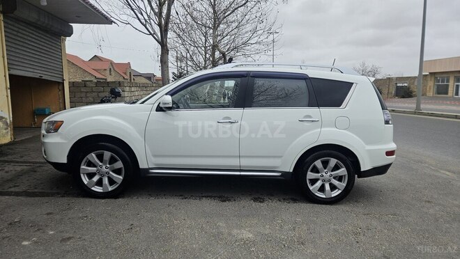 Mitsubishi Outlander 2010, 233,000 km - 3.0 l - Bakı