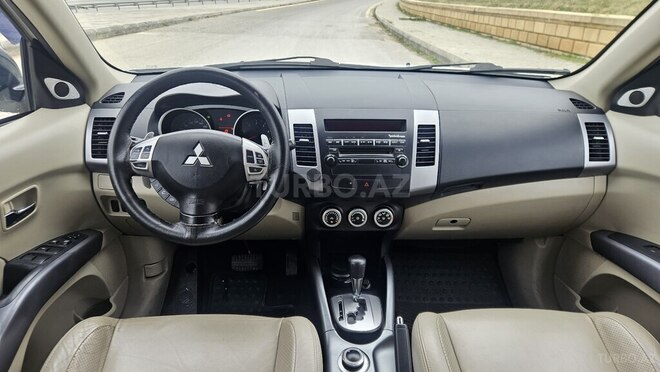 Mitsubishi Outlander 2010, 233,000 km - 3.0 l - Bakı