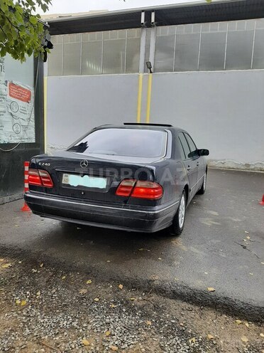Mercedes E 240 2001, 269,268 km - 2.6 l - Bakı