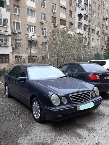 Mercedes E 240 2001, 269,268 km - 2.6 l - Bakı