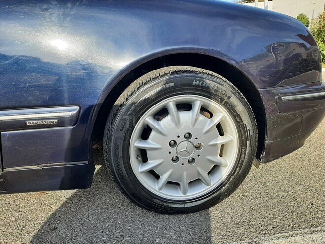 Mercedes E 240 2001, 269,268 km - 2.6 l - Bakı