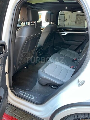 Volkswagen Touareg 2020, 28,000 km - 3.0 l - Bakı
