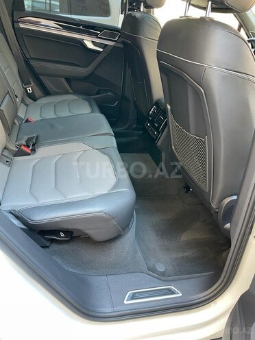 Volkswagen Touareg 2020, 28,000 km - 3.0 l - Bakı