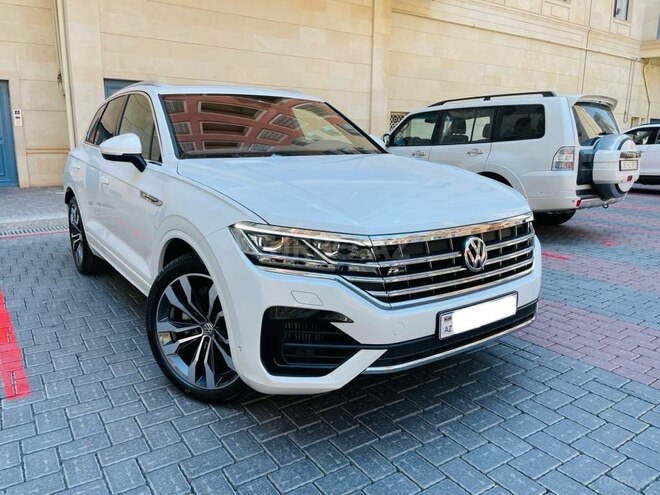 Volkswagen Touareg 2020, 28,000 km - 3.0 l - Bakı
